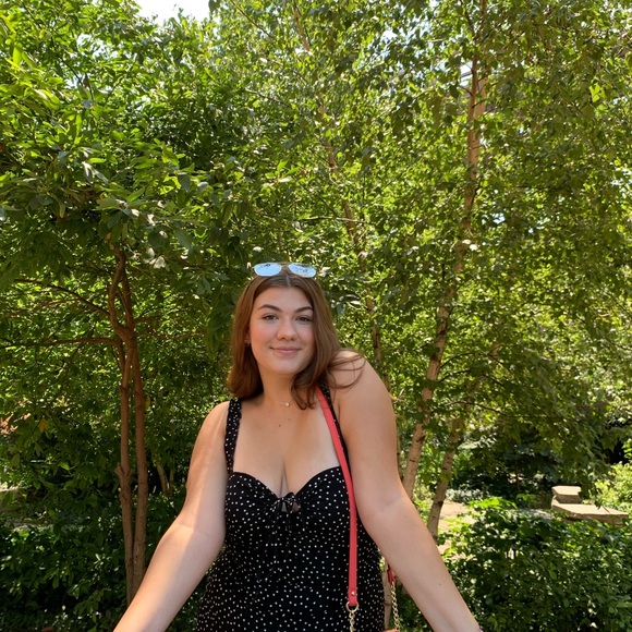 Meet your Posher, Briana - Picture 1 of 1